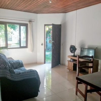 Casa Residencial com 68m², 2 quartos, 1 garagem, no bairro Ingleses do Rio Vermelho em Florianópolis