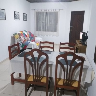 Casa Residencial com 68m², 2 quartos, 1 garagem, no bairro Ingleses do Rio Vermelho em Florianópolis