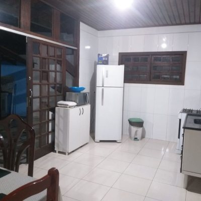 Casa Residencial com 68m², 2 quartos, 1 garagem, no bairro Ingleses do Rio Vermelho em Florianópolis