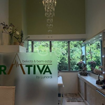 Sala com 26m², 1 garagem, no bairro Saco Grande em Florianópolis