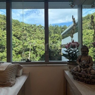 Sala com 26m², 1 garagem, no bairro Saco Grande em Florianópolis