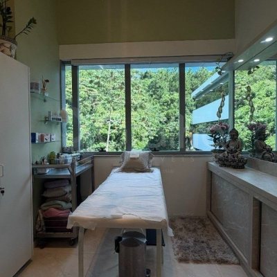 Sala com 26m², 1 garagem, no bairro Saco Grande em Florianópolis