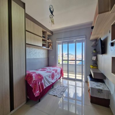 Cobertura com 130m², 3 quartos (sendo 1 suíte), 2 garagens, no bairro Ingleses do Rio Vermelho em Florianópolis