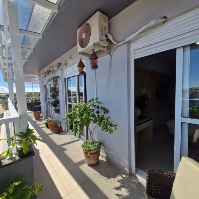 Cobertura com 130m², 3 quartos (sendo 1 suíte), 2 garagens, no bairro Ingleses do Rio Vermelho em Florianópolis