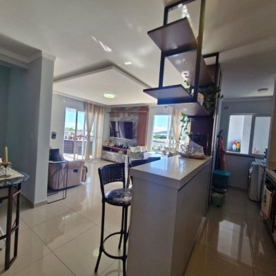 Cobertura com 130m², 3 quartos (sendo 1 suíte), 2 garagens, no bairro Ingleses do Rio Vermelho em Florianópolis