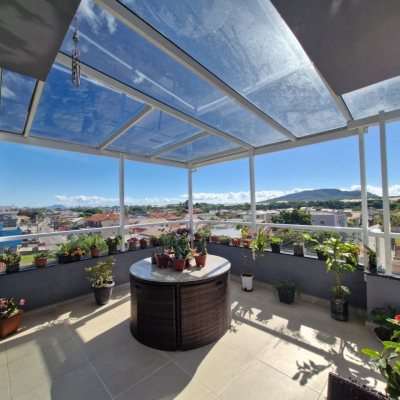 Cobertura com 130m², 3 quartos (sendo 1 suíte), 2 garagens, no bairro Ingleses do Rio Vermelho em Florianópolis