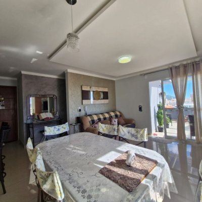 Cobertura com 130m², 3 quartos (sendo 1 suíte), 2 garagens, no bairro Ingleses do Rio Vermelho em Florianópolis