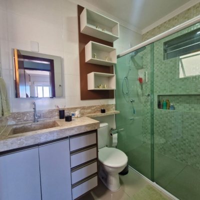 Cobertura com 130m², 3 quartos (sendo 1 suíte), 2 garagens, no bairro Ingleses do Rio Vermelho em Florianópolis