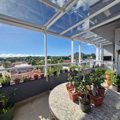 Cobertura com 130m², 3 quartos (sendo 1 suíte), 2 garagens, no bairro Ingleses do Rio Vermelho em Florianópolis