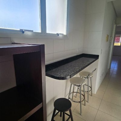 Apartamentos com 53m², 1 quarto, 1 garagem, no bairro Trindade em Florianópolis
