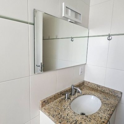 Apartamentos com 53m², 1 quarto, 1 garagem, no bairro Trindade em Florianópolis