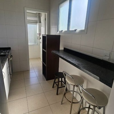 Apartamentos com 53m², 1 quarto, 1 garagem, no bairro Trindade em Florianópolis