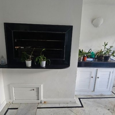 Casa Residencial com 350m², 4 quartos (sendo 3 suítes), 2 garagens, no bairro Centro em Florianópolis