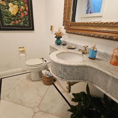 Casa Residencial com 350m², 4 quartos (sendo 3 suítes), 2 garagens, no bairro Centro em Florianópolis