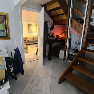 Casa Residencial com 350m², 4 quartos (sendo 3 suítes), 2 garagens, no bairro Centro em Florianópolis