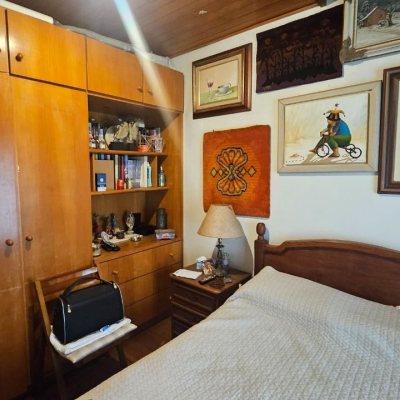 Casa Residencial com 350m², 4 quartos (sendo 3 suítes), 2 garagens, no bairro Centro em Florianópolis