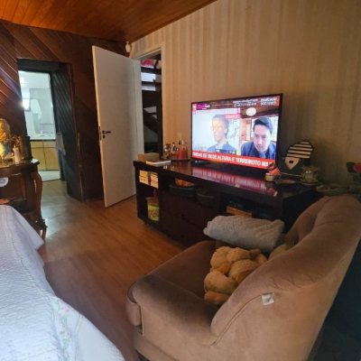 Casa Residencial com 350m², 4 quartos (sendo 3 suítes), 2 garagens, no bairro Centro em Florianópolis