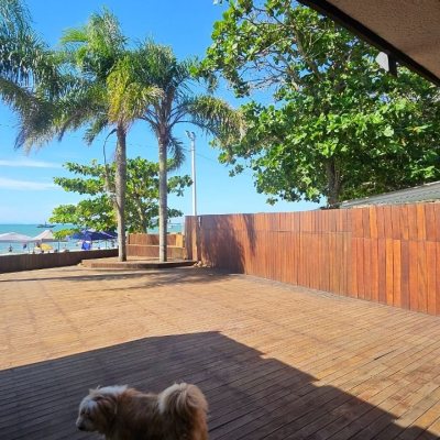 Casa Residencial com 315m², 4 quartos, 2 suítes, 2 garagens, no bairro Cachoeira Do Bom Jesus em Florianópolis