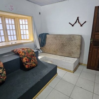 Casa Residencial com 315m², 4 quartos, 2 suítes, 2 garagens, no bairro Cachoeira Do Bom Jesus em Florianópolis