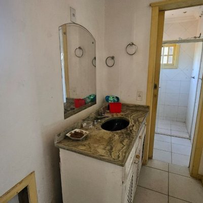 Casa Residencial com 315m², 4 quartos, 2 suítes, 2 garagens, no bairro Cachoeira Do Bom Jesus em Florianópolis