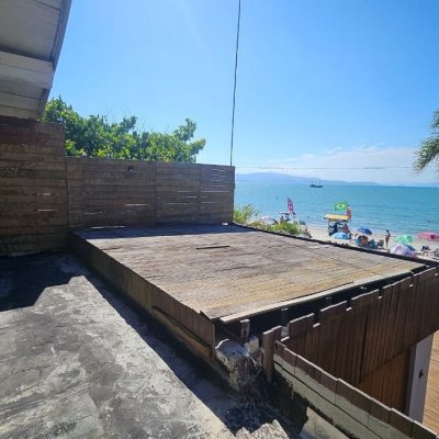 Casa Residencial com 315m², 4 quartos, 2 suítes, 2 garagens, no bairro Cachoeira Do Bom Jesus em Florianópolis