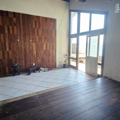 Casa Residencial com 315m², 4 quartos, 2 suítes, 2 garagens, no bairro Cachoeira Do Bom Jesus em Florianópolis