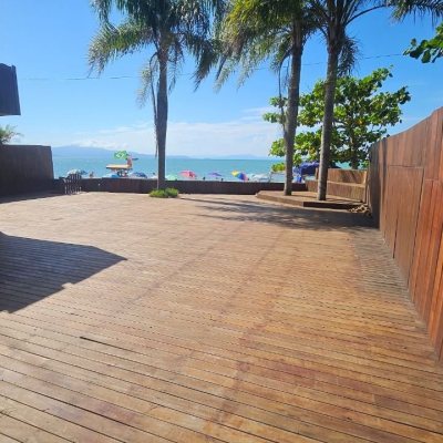 Casa Residencial com 315m², 4 quartos, 2 suítes, 2 garagens, no bairro Cachoeira Do Bom Jesus em Florianópolis