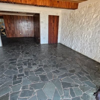 Casa Residencial com 315m², 4 quartos, 2 suítes, 2 garagens, no bairro Cachoeira Do Bom Jesus em Florianópolis