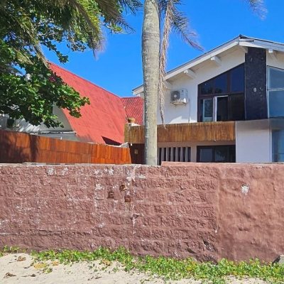 Casa Residencial com 315m², 4 quartos, 2 suítes, 2 garagens, no bairro Cachoeira Do Bom Jesus em Florianópolis