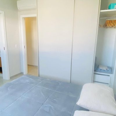 Casa Residencial com 160m², 3 quartos (sendo 1 suíte), 2 garagens, no bairro Campeche em Florianópolis