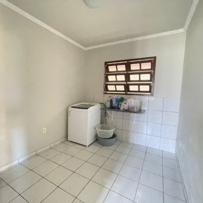 Casa Residencial com 100m², 4 quartos, 1 suíte, 1 garagem, no bairro Ingleses do Rio Vermelho em Florianópolis