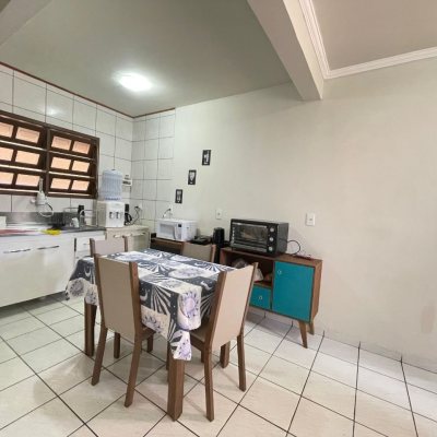 Casa Residencial com 100m², 4 quartos, 1 suíte, 1 garagem, no bairro Ingleses do Rio Vermelho em Florianópolis