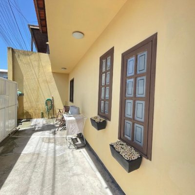 Casa Residencial com 100m², 4 quartos, 1 suíte, 1 garagem, no bairro Ingleses do Rio Vermelho em Florianópolis