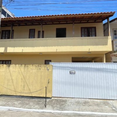 Casa Residencial com 100m², 4 quartos, 1 suíte, 1 garagem, no bairro Ingleses do Rio Vermelho em Florianópolis