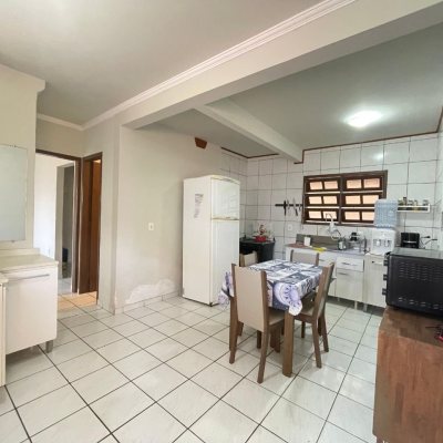 Casa Residencial com 100m², 4 quartos, 1 suíte, 1 garagem, no bairro Ingleses do Rio Vermelho em Florianópolis