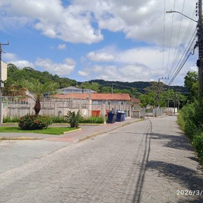 Apartamentos com 57m², 3 quartos, 1 garagem, no bairro Sertão Do Maruim em São José