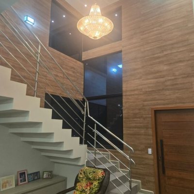 Casa Residencial com 195m², 3 quartos (sendo 2 suítes), 2 garagens, no bairro Areias Do Meio em Governador Celso Ramos