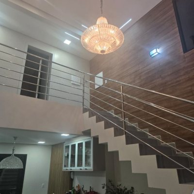 Casa Residencial com 195m², 3 quartos (sendo 2 suítes), 2 garagens, no bairro Areias Do Meio em Governador Celso Ramos