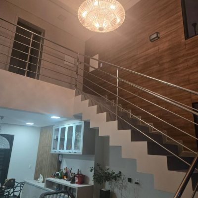 Casa Residencial com 195m², 3 quartos (sendo 2 suítes), 2 garagens, no bairro Areias Do Meio em Governador Celso Ramos