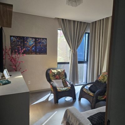 Casa Residencial com 195m², 3 quartos (sendo 2 suítes), 2 garagens, no bairro Areias Do Meio em Governador Celso Ramos