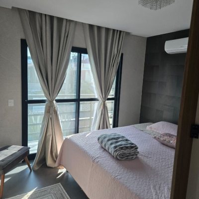 Casa Residencial com 195m², 3 quartos (sendo 2 suítes), 2 garagens, no bairro Areias Do Meio em Governador Celso Ramos