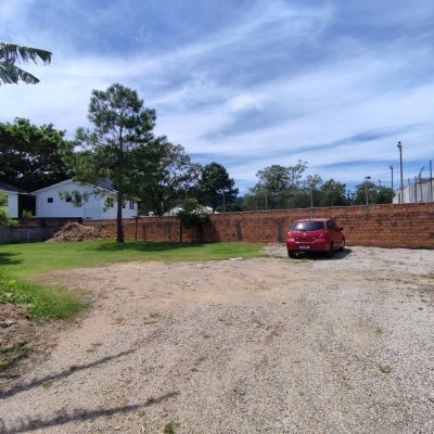 Casa Residencial com 257m², 5 quartos, 2 suítes, 2 garagens, no bairro Cachoeira Do Bom Jesus em Florianópolis