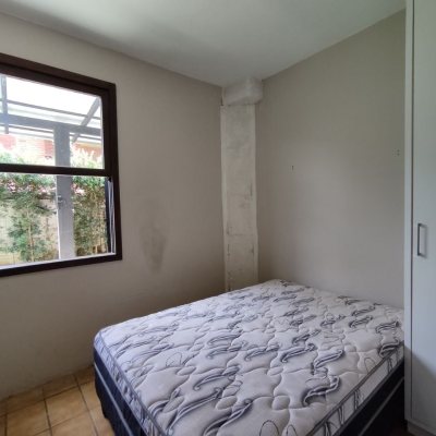 Casa Residencial com 257m², 5 quartos, 2 suítes, 2 garagens, no bairro Cachoeira Do Bom Jesus em Florianópolis