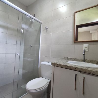 Casa Residencial com 257m², 5 quartos, 2 suítes, 2 garagens, no bairro Cachoeira Do Bom Jesus em Florianópolis