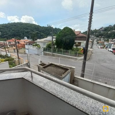 Apartamentos com 70m², 2 quartos, 1 garagem, no bairro Forquilhinha em São José