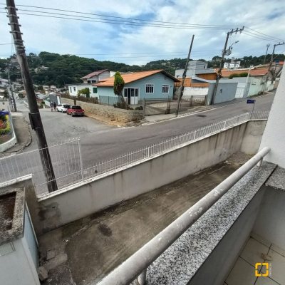 Apartamentos com 70m², 2 quartos, 1 garagem, no bairro Forquilhinha em São José