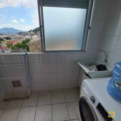 Apartamentos com 70m², 2 quartos, 1 garagem, no bairro Forquilhinha em São José