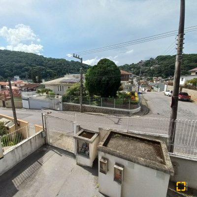 Apartamentos com 70m², 2 quartos, 1 garagem, no bairro Forquilhinha em São José
