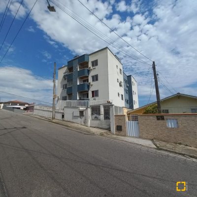 Apartamentos com 70m², 2 quartos, 1 garagem, no bairro Forquilhinha em São José