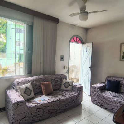 Casa Residencial com 98m², 2 quartos, 1 garagem, no bairro Capoeiras em Florianópolis